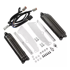 リアフェンダー筋膜 LED ブレーキターンライト スモークレンズ ハーレーツーリング 14-24 に適合 Rear Fender Fascia LED Brake Turn Light Smoked Lens Fit For Harley Touring 14-24
