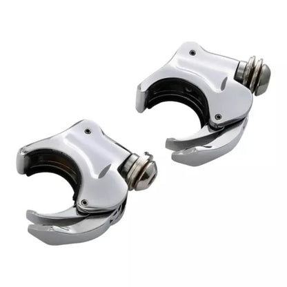 39 ミリメートル 4 個クロームフロントガラスフロントガラスクランプハーレースポーツスター XL に適合 39mm 4PCS Chrome Front Windshield Windscreen Clamps Fit For Harley Sportster XL