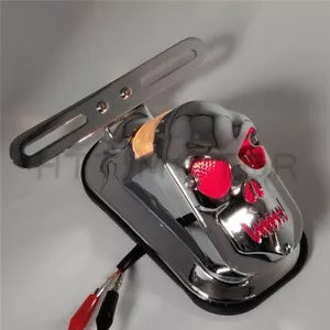 ハーレーチョッパー FLSTN デラックス用リアクロームスカルブレーキテールライト Rear Chrome Skull Brake Tail Light For Harley Chopper FLSTN Deluxe