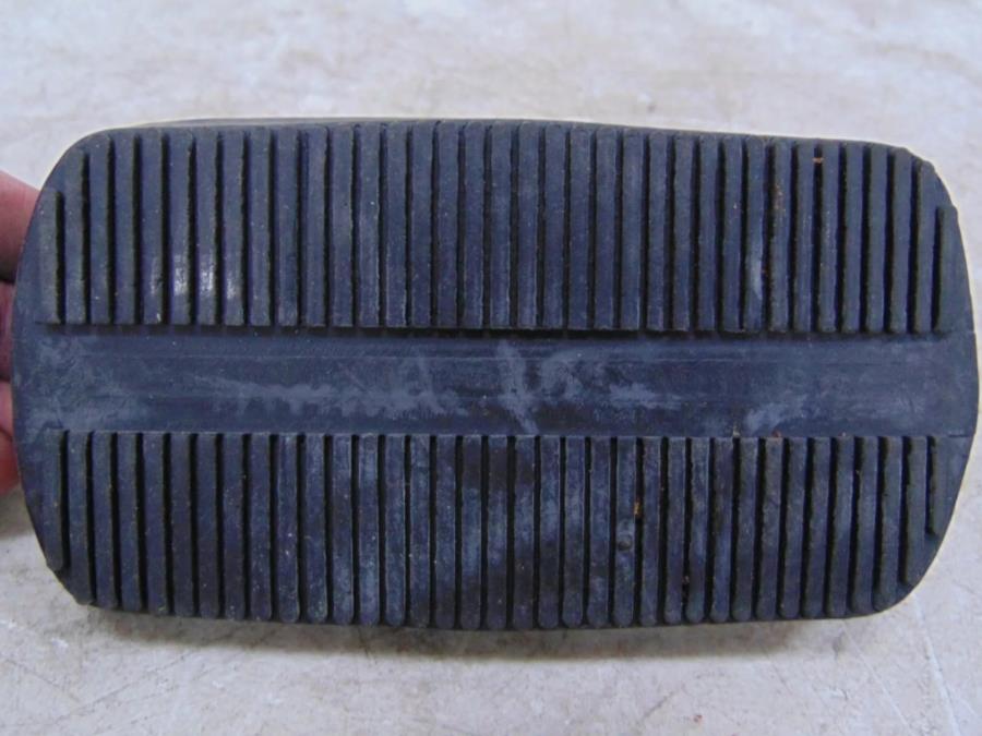 foxcycleworks V-Twin Black Forward Brake Pedal Pad Kit OEM No: 36956-65A 65-84 FLH 28-0313