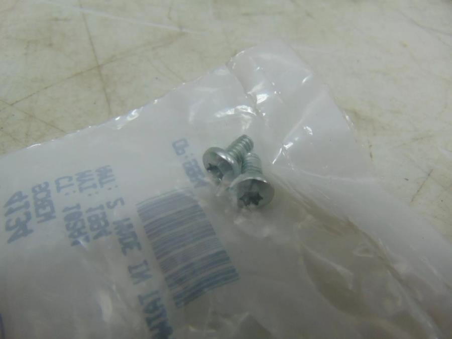 foxcycleworks Harley Davidson SCREW Qty 2 P/N 4134