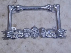 foxcycleworks Pilot Automotive 7" x 4" Skulls & Flames Chrome Motorcycle License Plate WL254-C